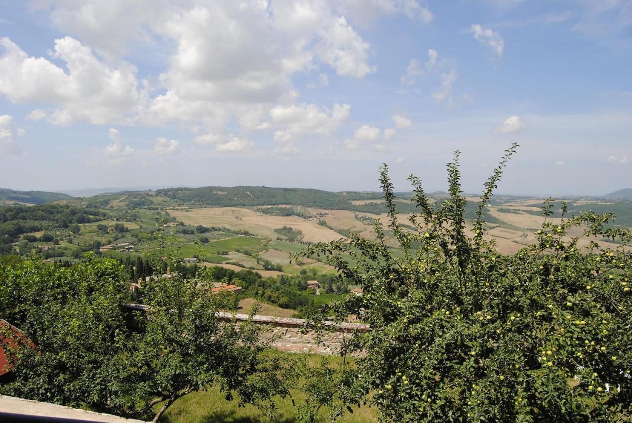 Entro Le Mura Montepulciano Stazione Exterior foto